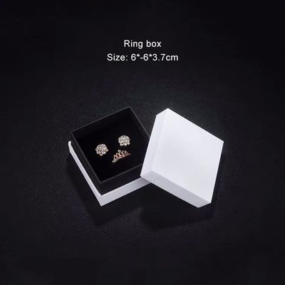 어깨 작풍 까만 마분지 보석 포장 상자 우단에 의하여 일렬로 세워지는 관례